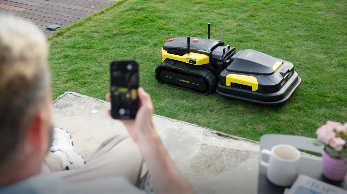 Yarbo Gårdsrobot (med gräsklipparmodul) Robotgräsklippare