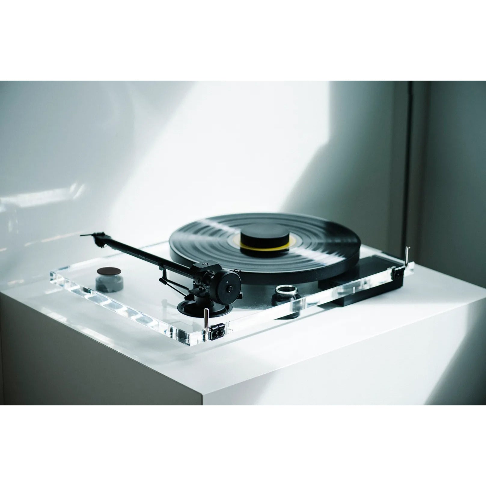 Pro-Ject XA B - Akrylskivspelare med True Balanced Connection Vinylspelare