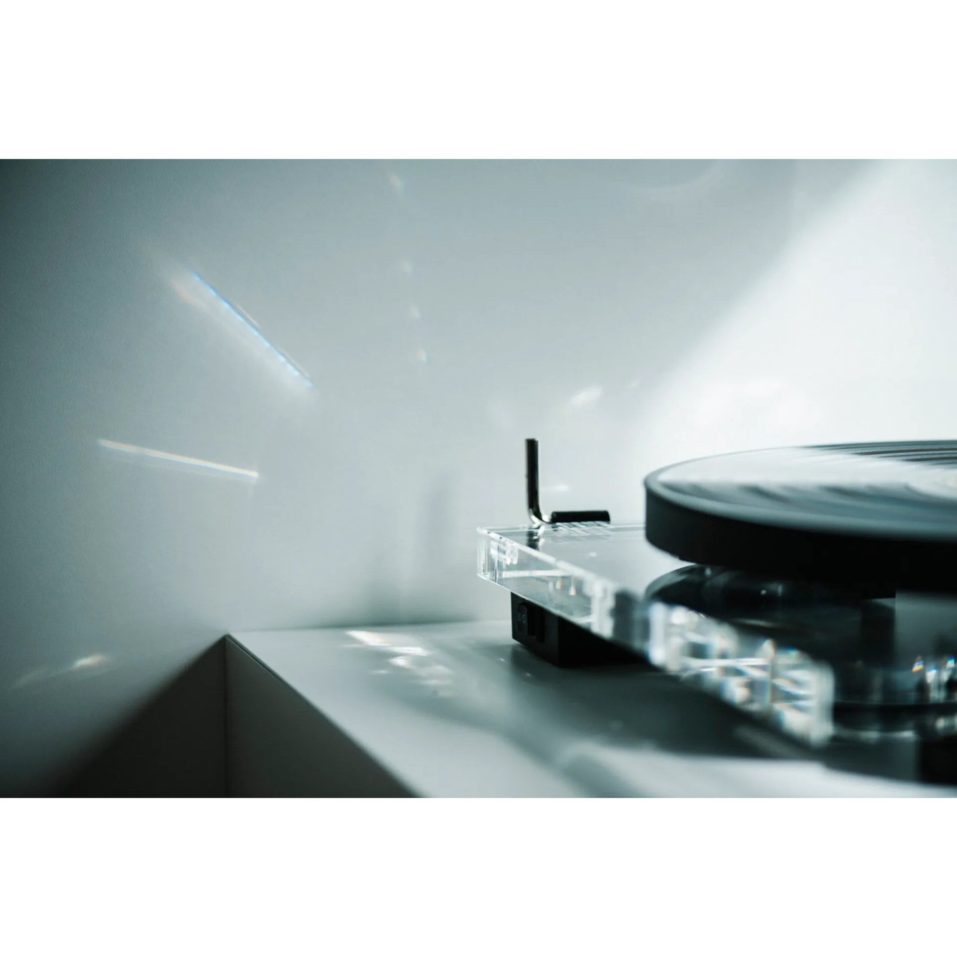 Pro-Ject XA B - Akrylskivspelare med True Balanced Connection Vinylspelare