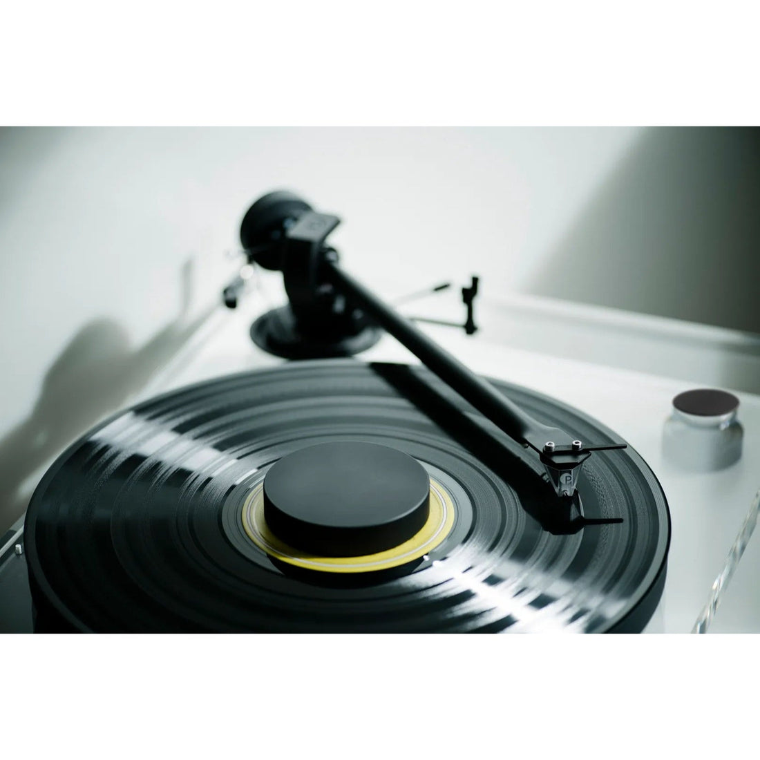 Pro-Ject XA B - Akrylskivspelare med True Balanced Connection Vinylspelare